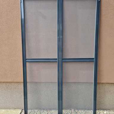 Dvokrilna komarnik vrata u antracit boji